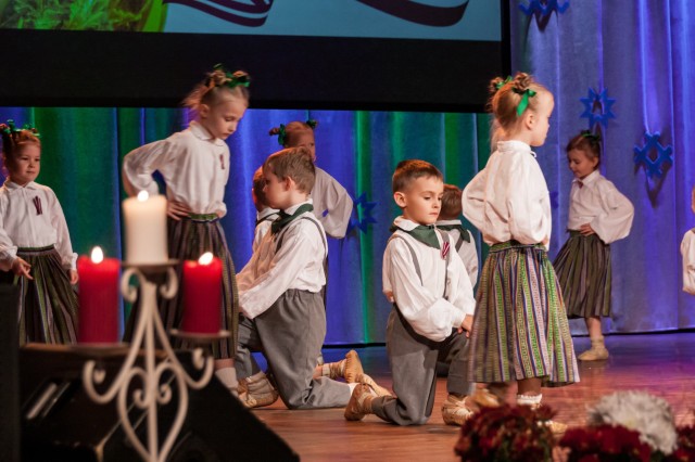 Bērnu tautisko deju kolektīvs PĒRKONĪTIS